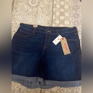 Plus Levi’s Jean Shorts
